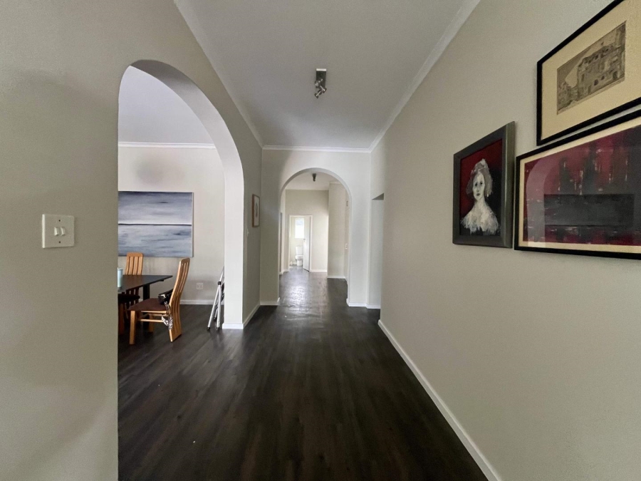 To Let 3 Bedroom Property for Rent in Bantry Bay Western Cape